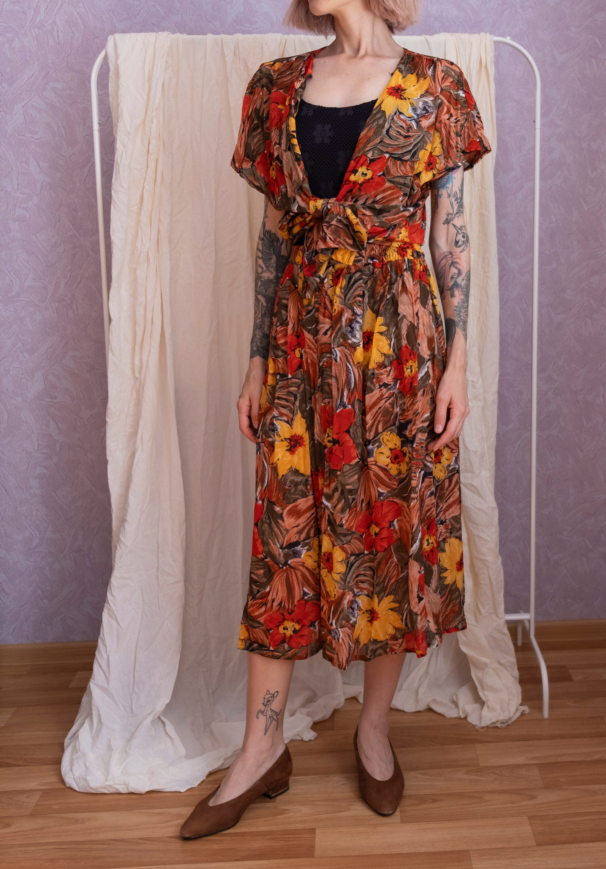 Summer Matching Skirt and Top Set from Viscose in Floral Print. Patterned Blouse and Midi Skirt. Button Up Top with Short Sleeve 80s