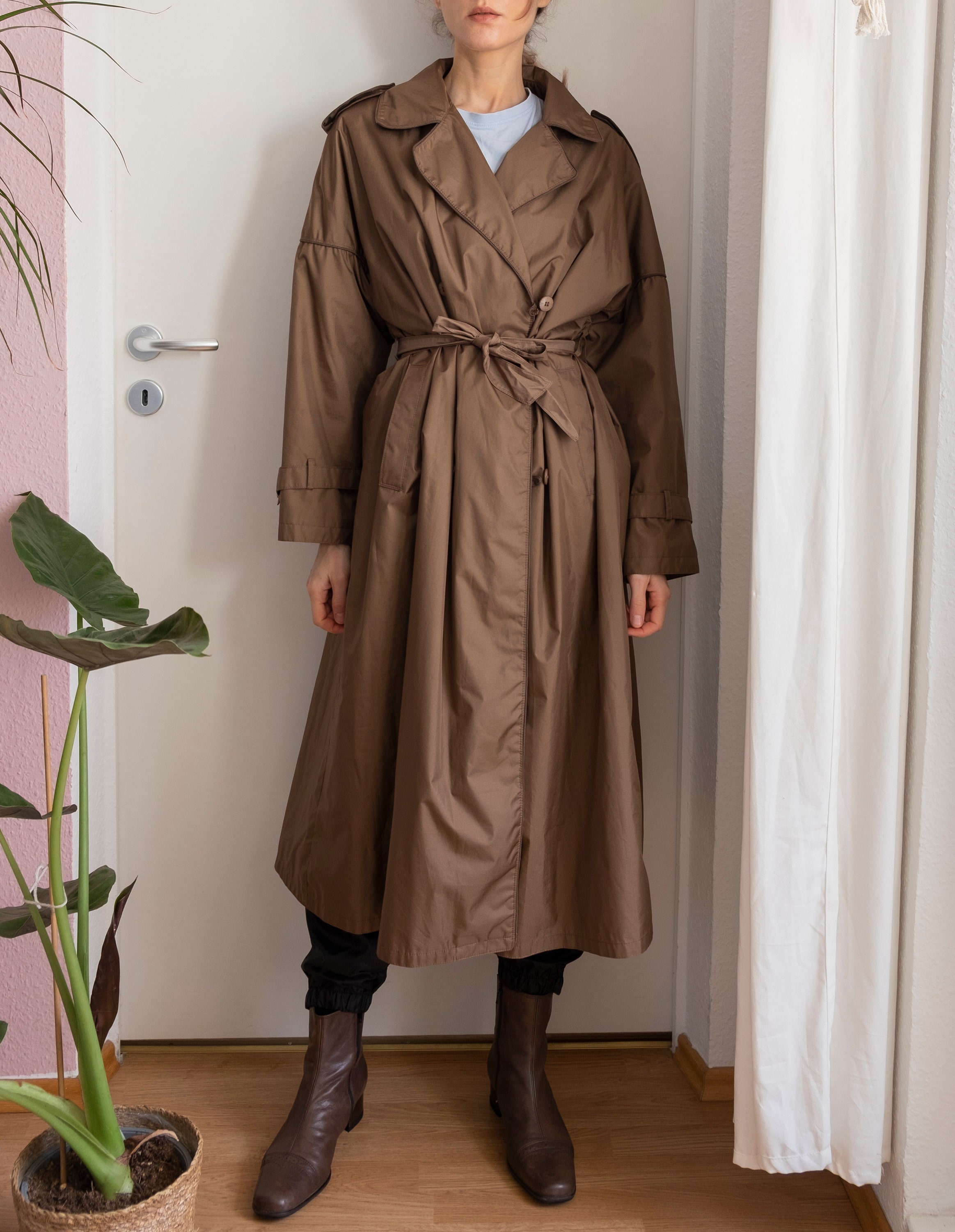 Vintage Long Pennel & Flipo Belted Trench Coat in Olive Brown