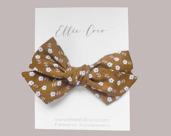 Bandeau bébé bohème marguerite, bandeau gros noeud pour nouveau-né, cadeau pour bébé, cadeau de baby shower, barrette à cheveux fleur pour bébé, noeuds floraux pour bébé