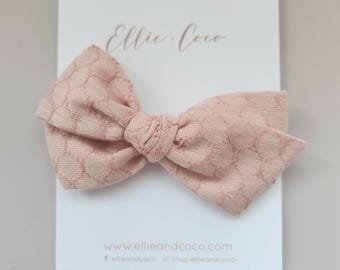 Bandeau bébé nid d'abeille rose, bandeau nouveau-né gros noeud, cadeau bébé fille, cadeau baby shower, barrette à cheveux bébé, bandeau en nylon