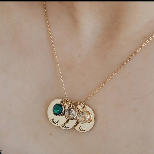 Collier personnalisé avec médaille à graver et pierre de naissance