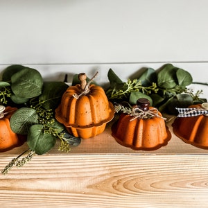 Repurposed Mini Bundt Pan Pumpkins // Fall Home Decor // Farmhouse Autumn// Pumpkin Shelf Sitter / FREE Shipping