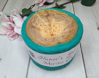 Turquoise/Beige, 100% Merino wool superwash yarn cake, gradient colored yarn 3ply - Ready to ship