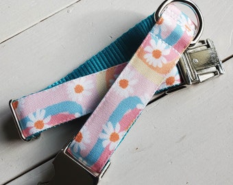 Wasser-/schmutzabweisendes Hundehalsband mit pastellfarbenem Regenbogen-Blumenmuster, personalisierter Anhänger, wahlweise Metall- oder YKK-Schnalle, ohne Etikett, 2-in-1-Produkt