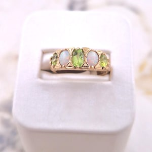 9ct Gold  Peridot & Opal Ring Vintage