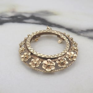 9ct Gold Sovereign/Coin Pendant