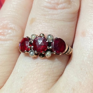 Victorian 9ct rose gold garnet and seed pearl ring