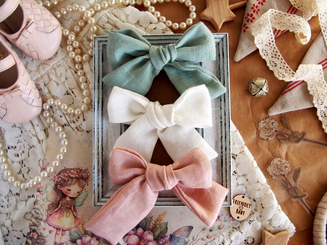2 Piece Girls Dainty Buds & Bows Top & Bottoms