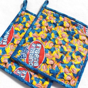 Reversible Quilted Potholders: Bubble Gum Print, 8.5" Square (Set of 2