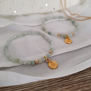 Pearl bracelet jade semi-precious stone, light green bracelet with a small pendant