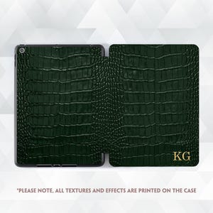 Monogram iPad-hoes aangepaste initialen iPad Air 5 iPad 10e 9e Pro 12,9 11 10,2 10,9 Mini 6 esthetische zwart groene krokodil gepersonaliseerde hoes