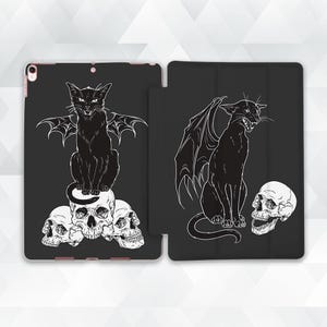 Goth iPad case Black cats iPad Air 5th iPad 10th 9th gen Pro 12.9 11 10.2 10.9 Mini 6th Horror Skulls Dark gothic design Trendy edgy cover