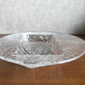 Hadeland Glassverk. &quot;Furu&quot; kaasplank, ontwerp Severin Brørby, vintage Noors glas, Scandinavische stijl, Noors design