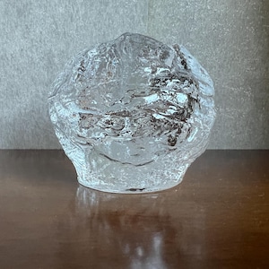 Vintage Kosta Boda&#39;s Crystal Snowball motive. Created by Ann Warff in 1973,  a classic Kosta Boda design.Heavy Glass Sweden