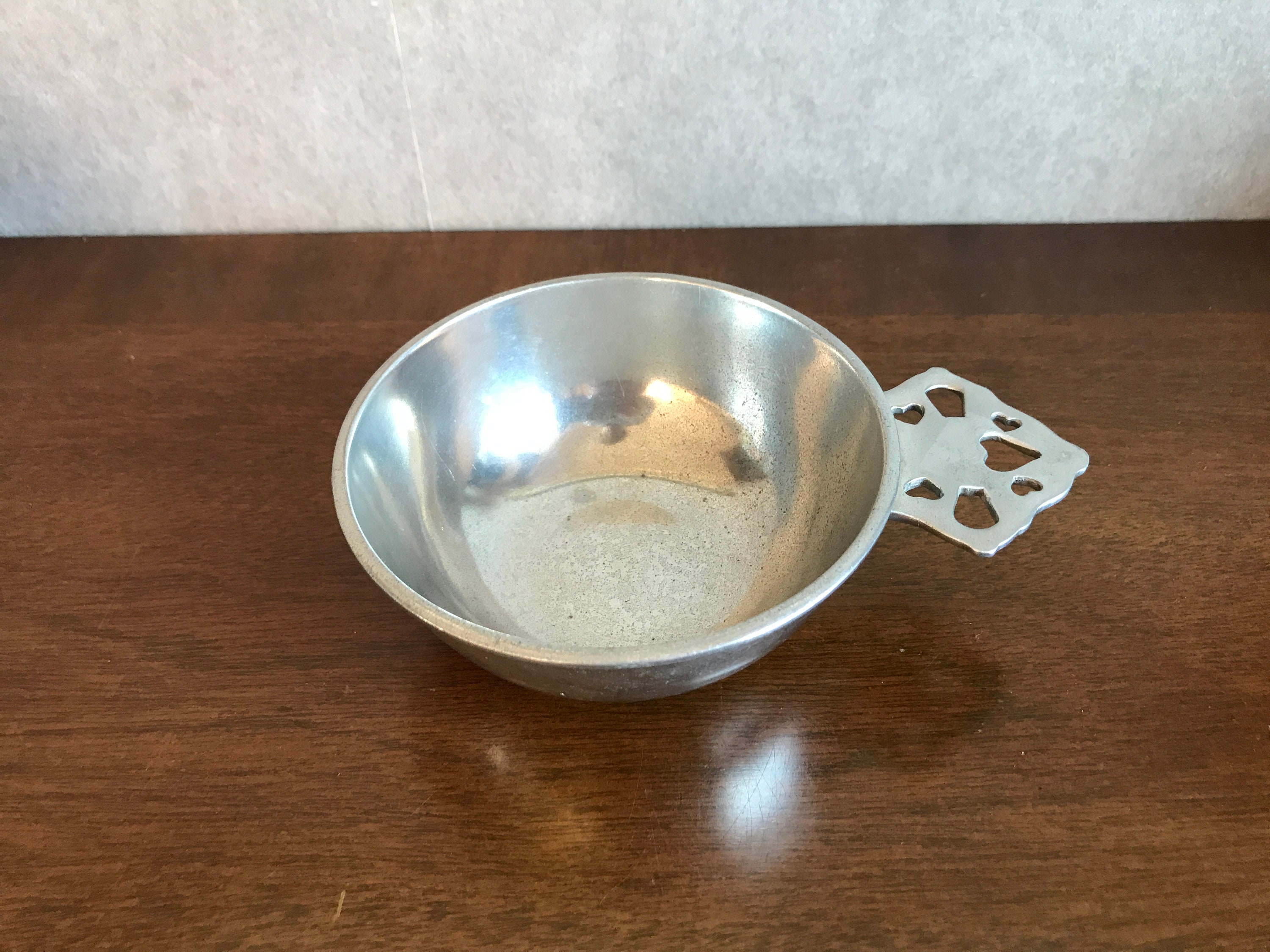 Vintage Askvoll Brug Støpt Tinn Small Handmade Pewter Tomling Bowl