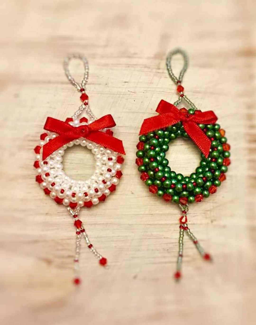 Wreath Beaded Ornament Gift Topper