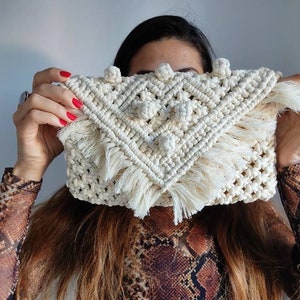 Macramé clutch bag in white, boho shoulder bag, fringed everyday bag by Reef Knot