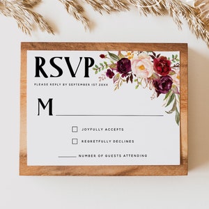 Modèle de carte RSVP floral bordeaux rose poudré, mariage rustique, merci de bien vouloir répondre, cartes réponse, carte RSVP imprimable, modèle modifiable, F2