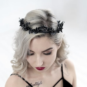 Black bridal hair piece, Gothic wedding  headpiece, Black crown - LZZY