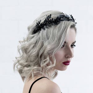 Black tiara, black laurel bridal headband, black bridal headpiece, black wedding hairpiece, black laurel leaf crown, laurel wreath - LZZY