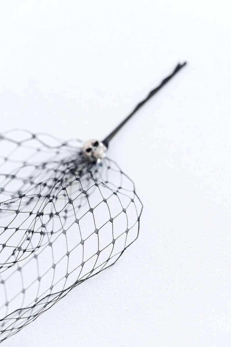 Day of the Dead veil Black birdcage veil Halloween costume hair accessory Veil with skulls Bandeau veil Birdcage veil