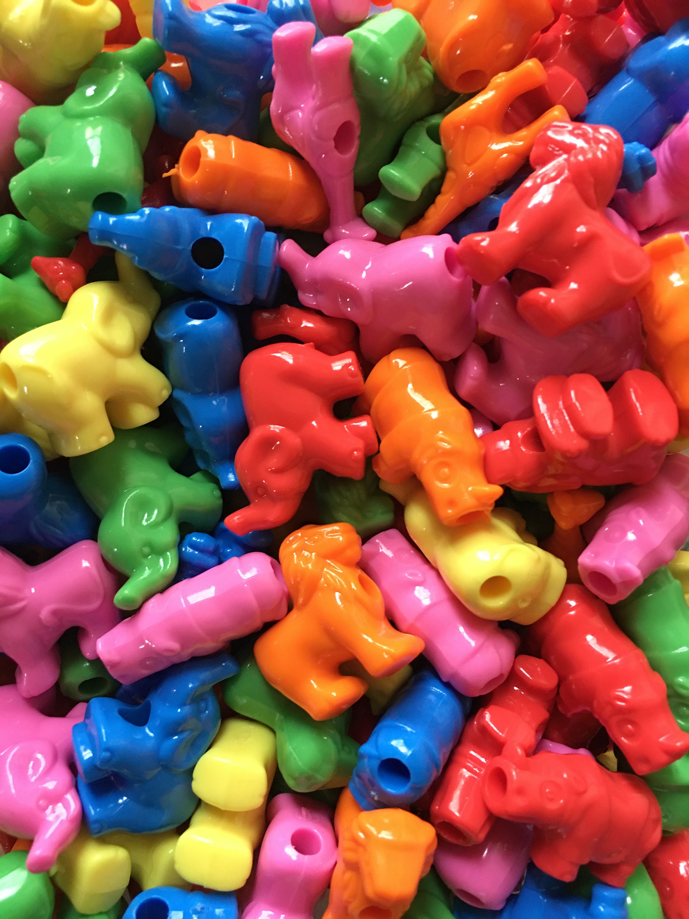 2600+pcs Pony Beads Kit 18 Color Rainbow Plastic Beads