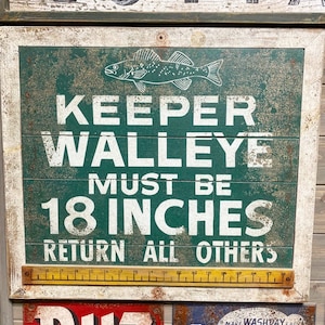 Keeper WALLEYE Faux Weathered Wood in Pine Frame Fishing Sign