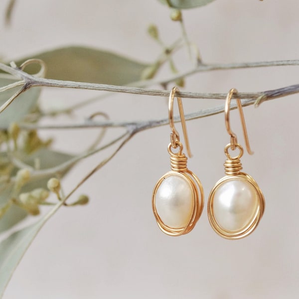 freshwater pearl gold filled wire wrapped drop earrings, pearl bridal earrings, june birthstone earrings, 30th wedding anniversary gift