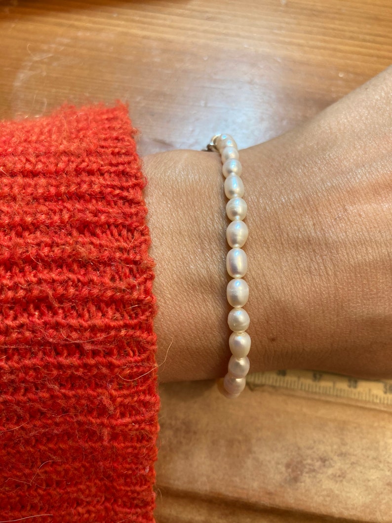 elasticated freshwater pearl bracelet, real pearl bracelet, stretchy pearl bracelet, small pearl bracelet image 4