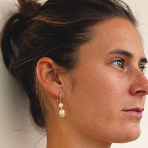 unique freshwater pearl earrings, perfect pearl bridal earrings, june birthstone earrings image 7