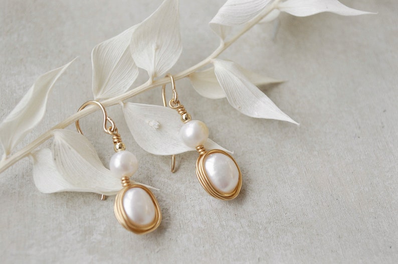 unique freshwater pearl earrings, perfect pearl bridal earrings, june birthstone earrings image 2