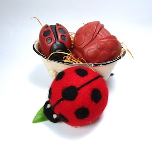 Ladybug Soap Set with Ladybug Wool Ball, Ladybug Lover Gift, Ladybug Gift for Mom, Gift for Ladybug Lover Friend, Garden Soap, Ladybug Decor