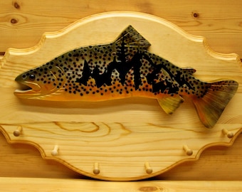 Perchero de trucha marrón tallado a mano: decoración de pesca de madera de álamo temblón