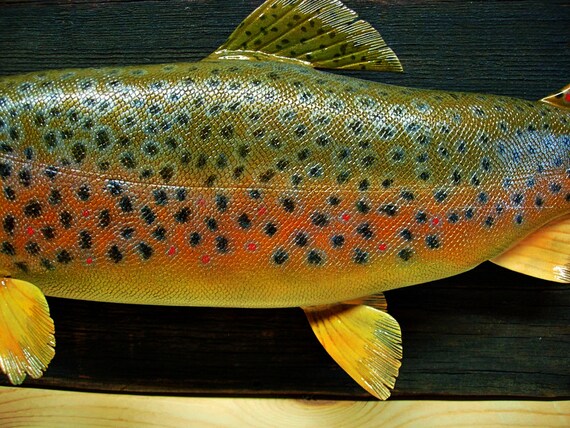 魚の木彫り(ブラウントラウト) Hand Carved Brown Trout Sculpture: Aspen Wood Fishing Art, Cabin
