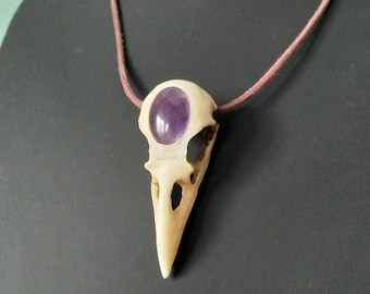 Raven skull necklace - Witchcraft - Healing stone - Animal cruelty free - vegan - oddity - oddities