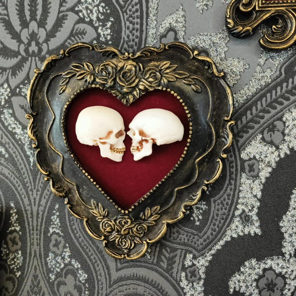True love is forever - THE ORIGINAL - framed miniature realistic human skulls - Til death do us part - 3D Gothic Wall Art