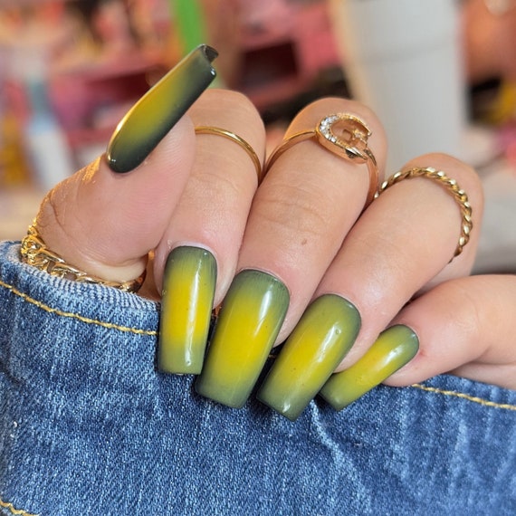 Green ombre nails discount