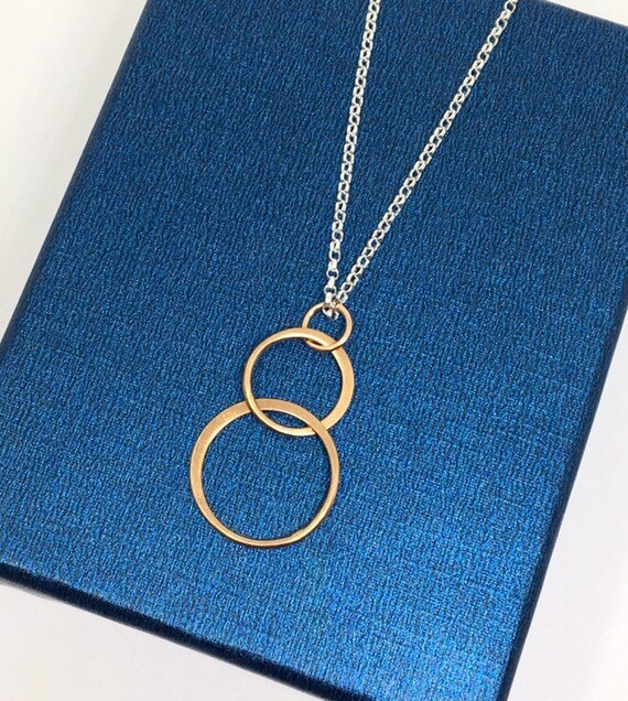 Collana con cerchio karma in argento Sterling 925 Collana con cerchio karma in argento Sterling 925