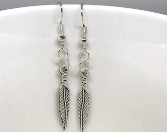 Verzilverde oorbellen met veren, oorbellen met veren, engelen, boho-oorbellen, natuur, cadeau voor haar, Britse shop