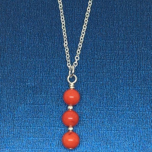 Collier en corail délicat, pendentif en corail, bijoux en corail, collier en argent corail, bijoux en argent rouge, cadeau pour elle, boutique britannique image 3