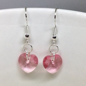 Pendientes de cristal rosa Swarovski de plata esterlina, pendientes de corazón rosa Swarovski, pendientes Swarovski, regalo de San Valentín, tienda del Reino Unido, regalo para ella
