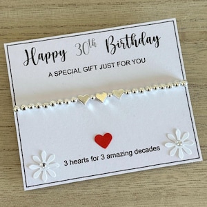 Pulsera de corazón para 30 cumpleaños, pulsera elástica de cuentas plateadas, regalo de pulsera de feliz cumpleaños, 3 corazones para 3 décadas, tarjeta con cita para el 30 cumpleaños