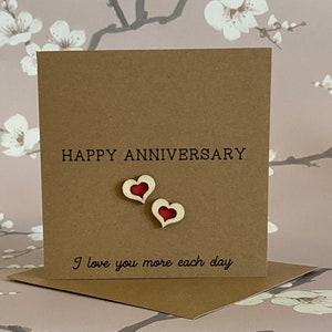 Feliz aniversario: te amo más cada día, tarjeta de amor romántico de aniversario, tarjeta para pareja-esposa-marido-novia-marido, tarjeta Kraft, Reino Unido