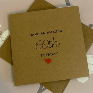 Tarjeta de cumpleaños número 60, tener un increíble cumpleaños número 60, tarjeta de sexagésimo cumpleaños, tarjeta para ella, tarjeta Kraft reciclada, hecha a mano, en blanco dentro de la tienda del Reino Unido