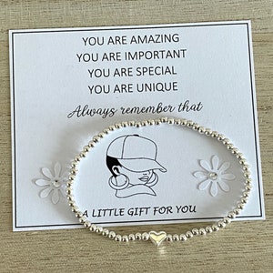 Sei incredibile, importante, speciale, unico, positivo, braccialetto elastico con perline a forma di cuore in argento, biglietto con citazione, motivazione, regalo di amicizia edificante, Regno Unito