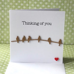Pensando en ustedes pájaros en una tarjeta de alambre, obtener bien pronto tarjeta, tarjeta de simpatía, tarjeta para un ser querido o amigo, tarjeta de la naturaleza, en blanco en el interior, tienda del Reino Unido