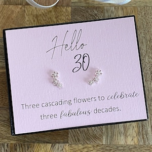 30. Geburtstag Sterling Silber Blumen Ohrringe, Dreißigster Geburtstagsgeschenk, Blumen Ohrstecker, 30 Geburtstagsgeschenk für sie, Damen Ohrringe, UK