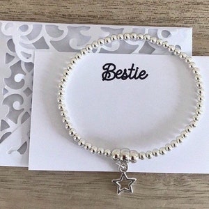 Pulsera de estrella de plata para mejor amiga, pulsera apilable de cuentas de plata, pulsera elástica bañada en plata, regalo para ella, regalo postal, Reino Unido