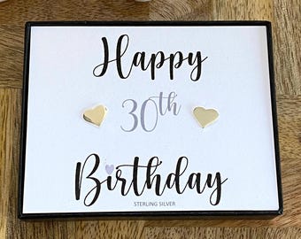 Pendientes de botón con forma de corazón de plata de ley para el 30.º cumpleaños, delicados pendientes con forma de corazón, regalo para el 30.º cumpleaños, pendientes minimalistas para mujer, caja de regalo, tarjeta con cita, Reino Unido