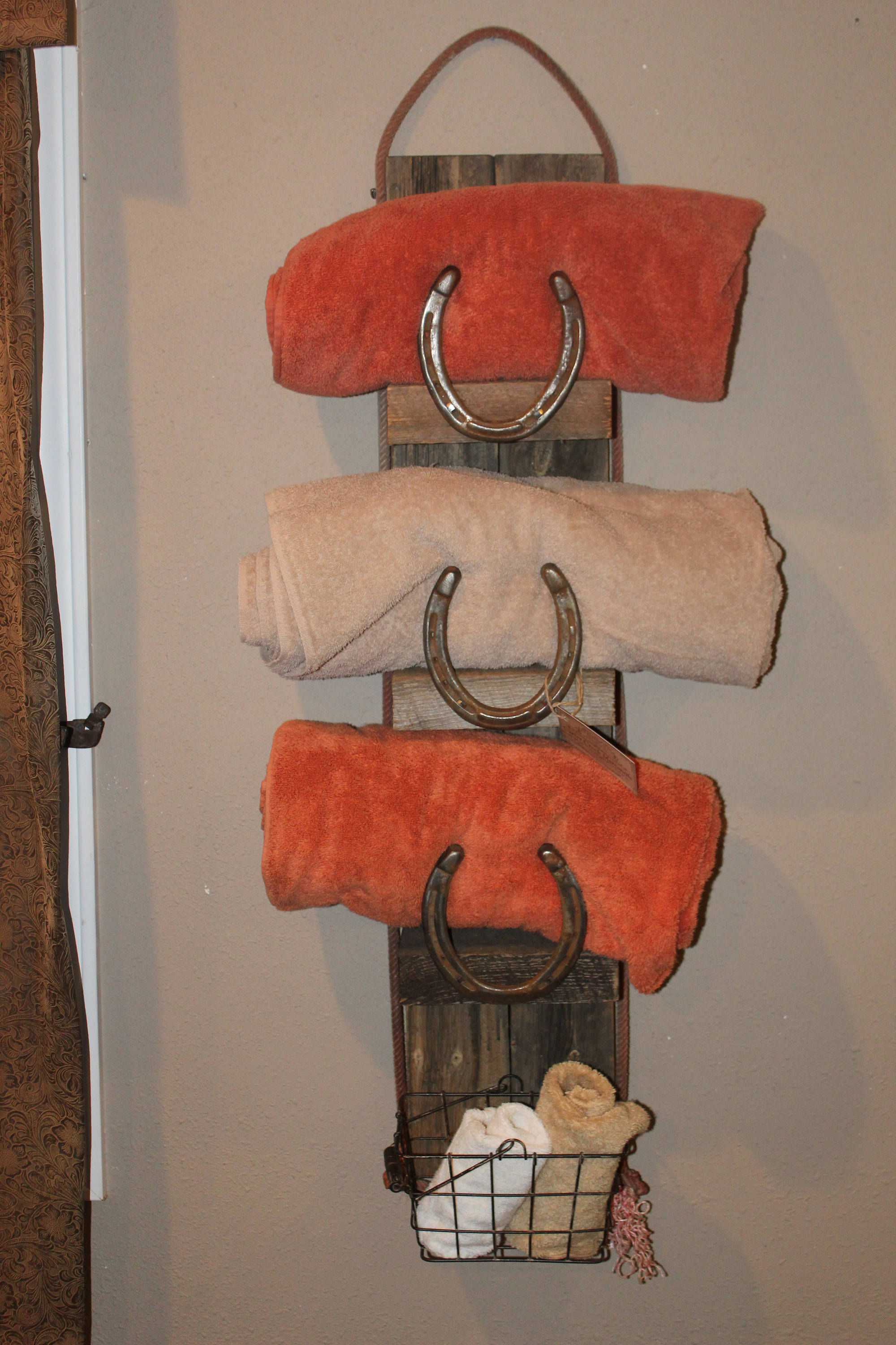 Barn wood and horse shoe towel rack Etsy